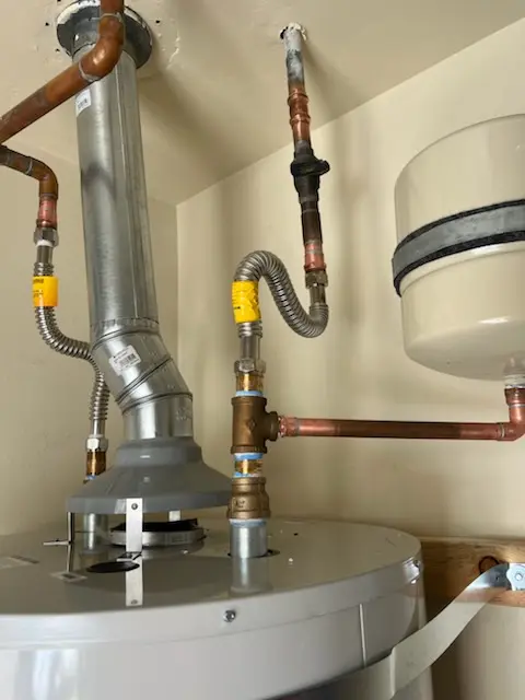 Water heater installation and plumbing repair in Ardennes